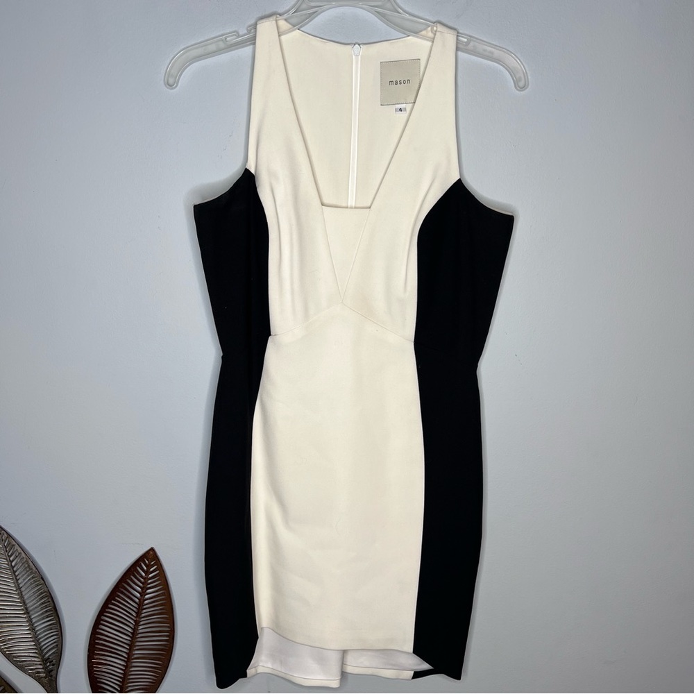 Mason White Black Bodycon Sleeveless Dress